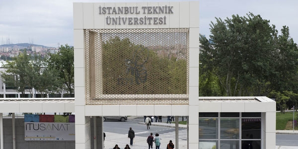 İTÜ'de cuma namazı saatinde ders yok