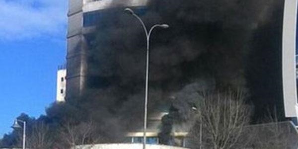 Maltepe'de bir binada yangın