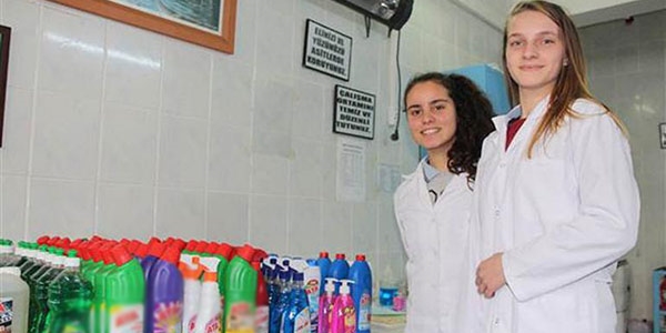 Okulun ürettiği deterjan kapış kapış gidiyor