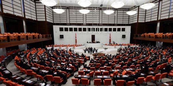 Çocuğu olan memur anne ve babaya yeni haklar