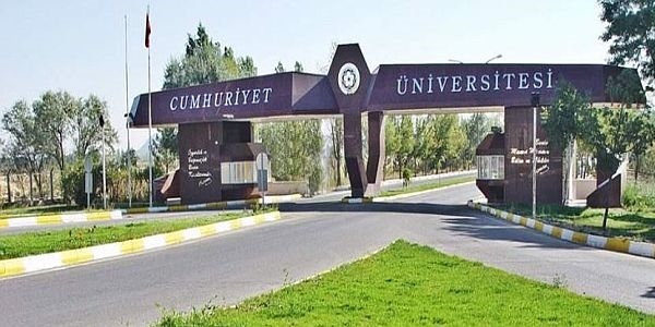 CÜ'de bildiriye imza atan Prof. hakkında soruşturma başlatıldı