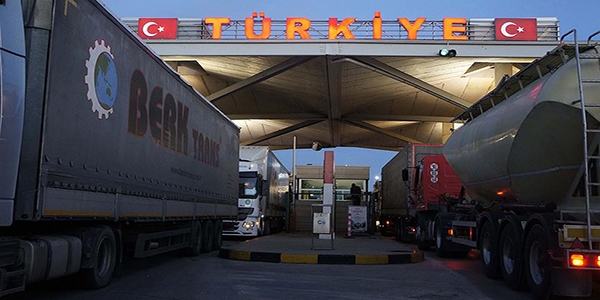 Kapıkule'de 9 kilometrelik tır kuyruğu oluştu