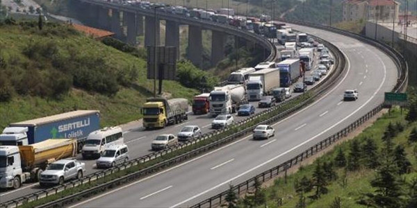 Anadolu otoyolu İstanbul-Ankara yönlerinde çalışma