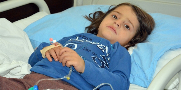 Küçük kızın bağırsaklarından 52 parazit çıkarıldı
