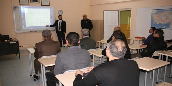 Cezaevini eğitim yuvası yaptılar