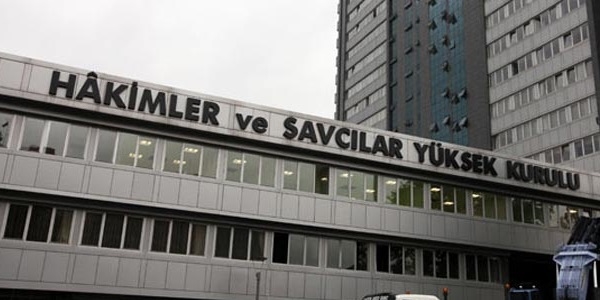 HSYK, 4 hakimi ihraç etti