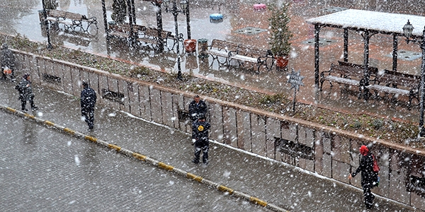 Kar yağışı etkili olmaya devam ediyor