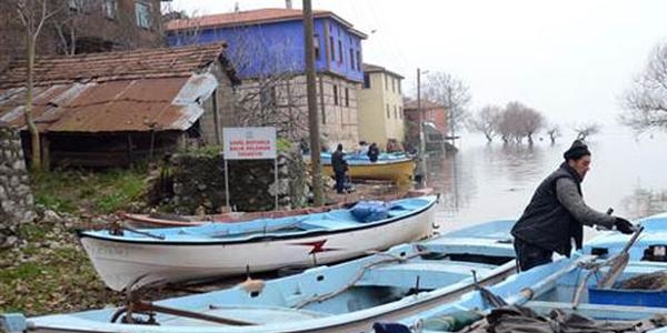 Bu köyde evler 'yalı' oldu