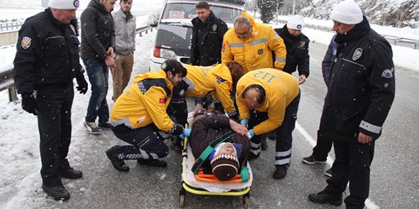 Samsun'da servis kaza yaptı: 1'i polis, 5 yaralı