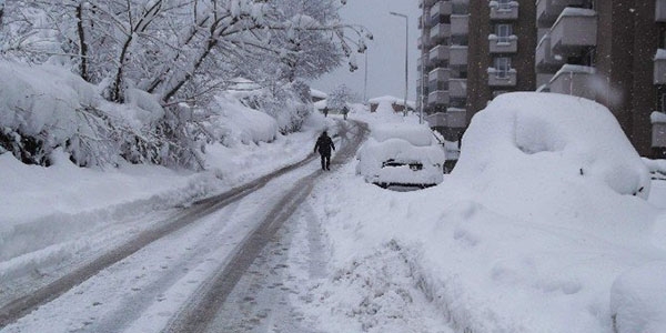 Trabzon'da kar kalnl 1 metreye yaklat