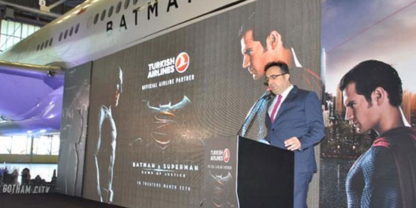 'Batman v Superman' THY uçağında