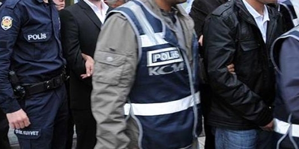 Terör örgütü lehine slogan kavgasında, 2 gözaltı