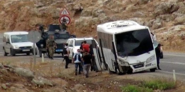 Nusaybin'deki polis servis aracına saldırı