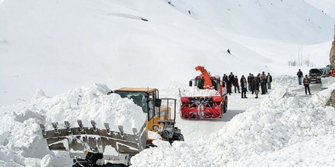 Doğu'da, 161 köye ulaşım sağlanamıyor