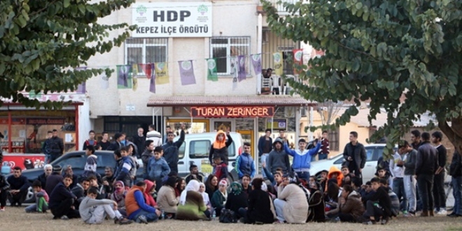 HDP'nin izinsiz çadırına polis engeli