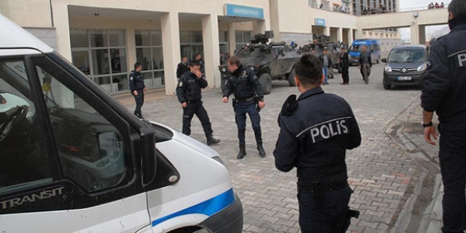 Şanlıurfa'da iki terörist teslim oldu
