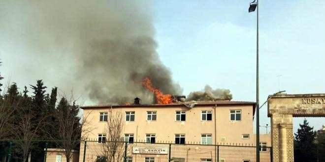 Nusaybin'de PKK'lılar eski hastaneyi ateşe verdi