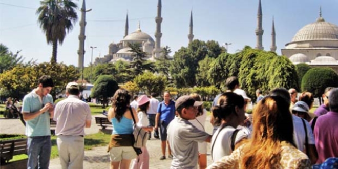 Turistlerin İstanbul ilgisi devam ediyor