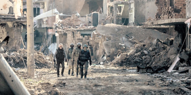 PKK'llar Cizre'de iki blgede skt
