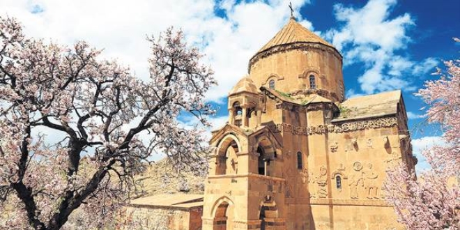 Van turizmi tek bir rezervasyon almadı