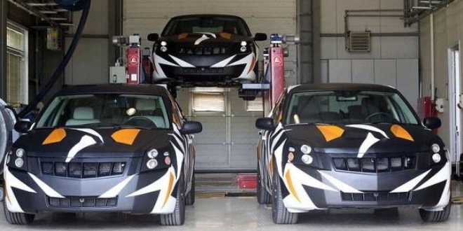 'Yerli otomobil' için şarkı yapıp klip çektiler