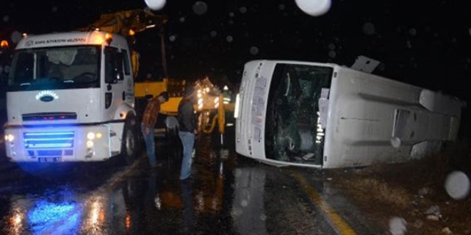 Yolcu midibs ile hafif ticari ara kaza yapt: 26 yaral