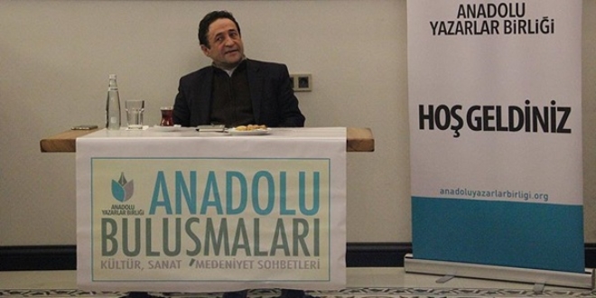 'İşlevsiz edebiyata hiç inanmadık'