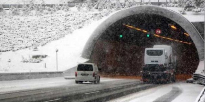 Bolu'da yoğun kar yağışı