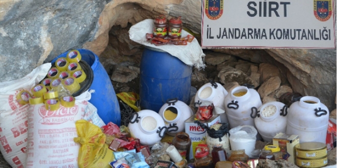 Siirt'te PKK'ya ait yaşam malzemesi ele geçirildi