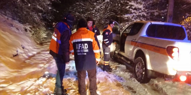 Sakarya'da mahsur kalan 16 öğrenci kurtarıldı