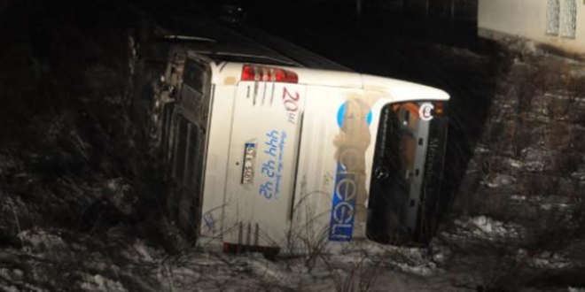 Sivas, Erzincan ve Kayseri'de yolcu otobüsleri devrildi: 85, yaralı