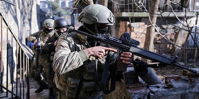 PKK'l terristler Cudi ve Sur mahallelerinde sktrld