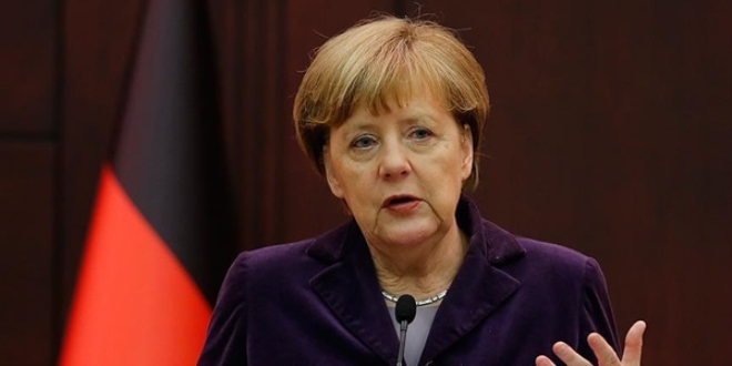 Merkel: Her ülkenin teröre karşı hareket etme hakkı var