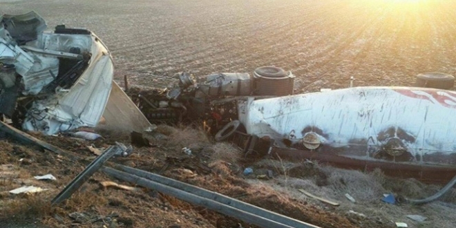 Ankara'da yolcu otobsyle TIR arpt: 8 yaral