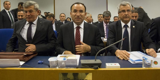 Bozdağ: Başörtüsü nedeniyle fişlemeler yapıldı
