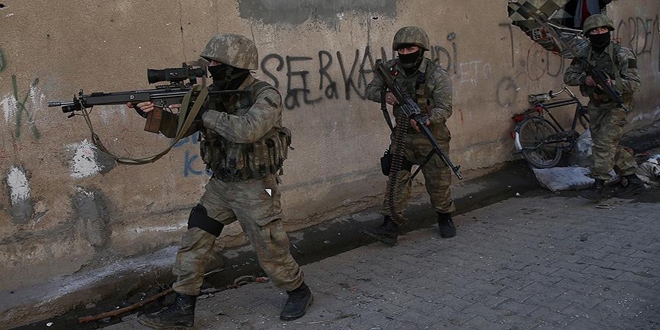 Suriye'den Türkiye'ye geçmeye çalışan 2 terörist yakalandı