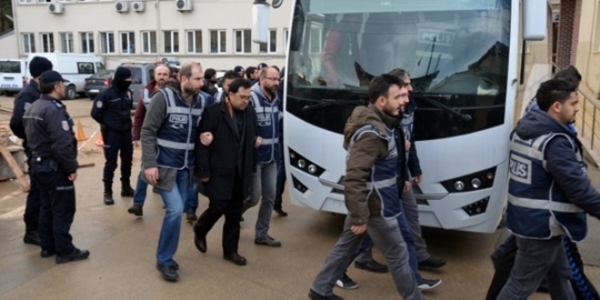 Bursa'da 'paralel yapı' soruşturmasında 5 kişi tutuklandı