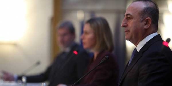 Çavuşoğlu: Türkiye 2-3 milyon daha mülteciyi ağırlayamaz