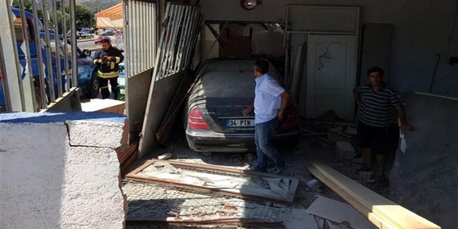 2 ayda beş araç işyerine girdi