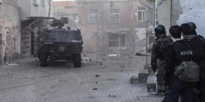 Sur'da bombalı saldırı 1'i ağır 5 güvenlik görevlisi yaralı