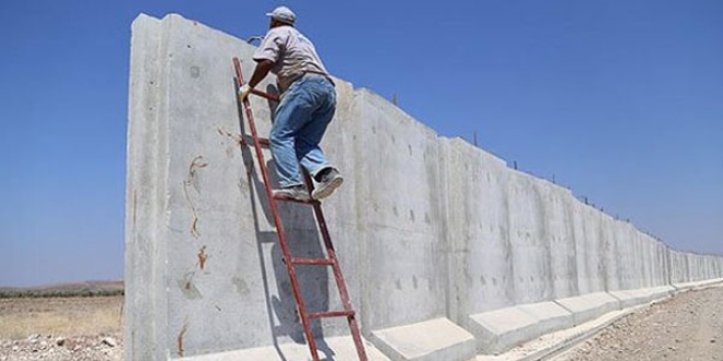 Suriye snrna 3 metre yksekliinde beton duvar