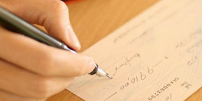 Bir ayda 45 milyar liralık çek kesildi