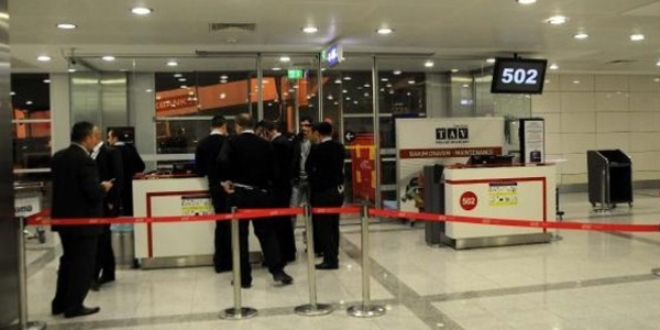 Uçakta kalp krizi geçiren yolcu hayatını kaybetti
