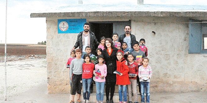 Rengin öğretmenin mutluluk kolileri kampanyası