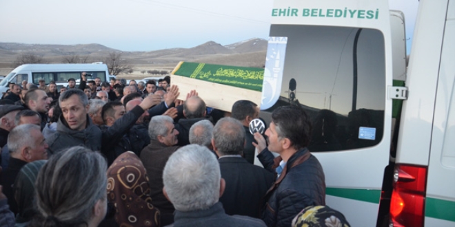Tarım personeli Gülşen Yıldız'ın cenazesi toprağa verildi