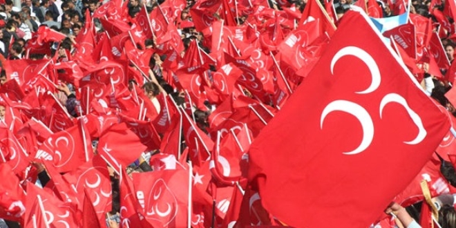 MHP, muhalif 4 il teşkilatını kapattı