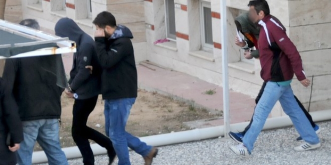 Muğla'da 13.5 kilo patlayıcı saklanmış araç yakalandı