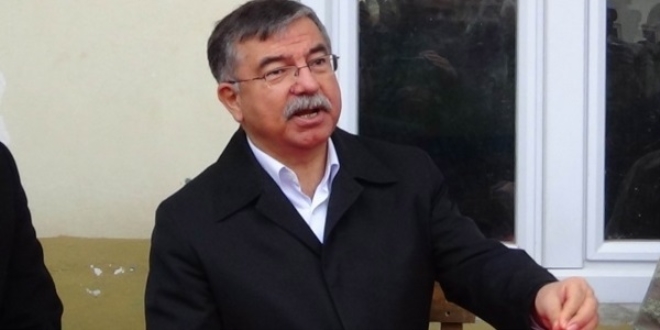 Bakan Yılmaz, sınırın sıfır noktasında incelemelerde bulundu