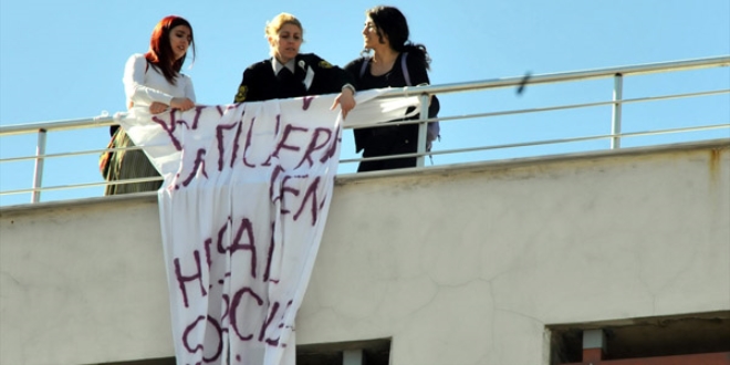 Muğla'da slogan atan 4 üniversite öğrencisi gözaltına alındı