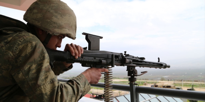 Mehmetçik Suriye sınırını böyle koruyor